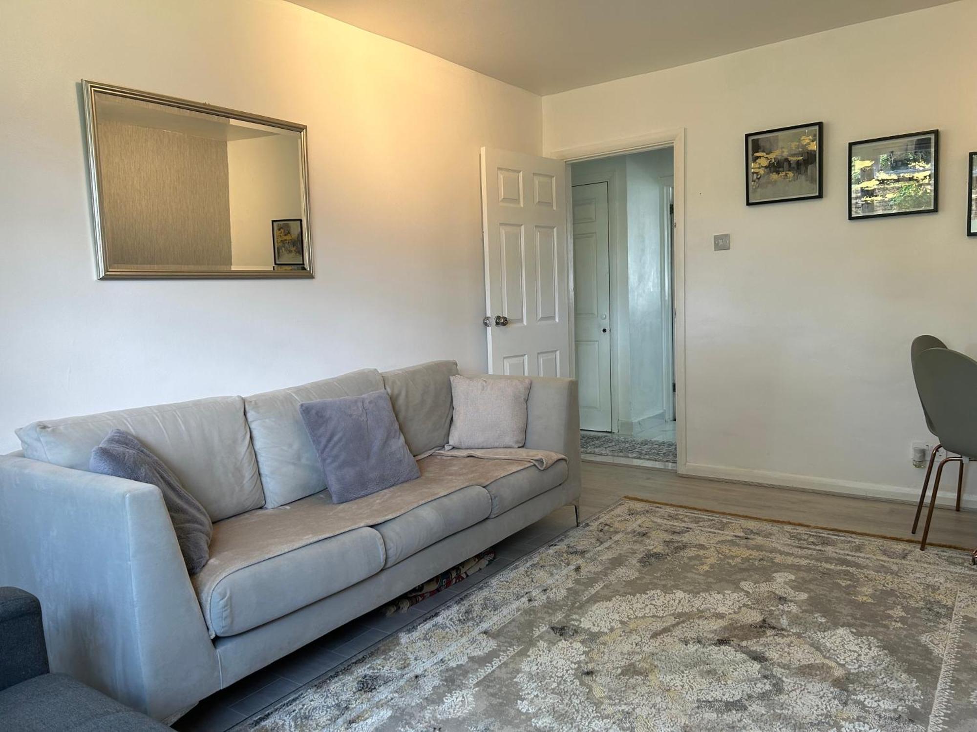 One Bedroom Flat In Chiswick W4 Londra Exterior foto